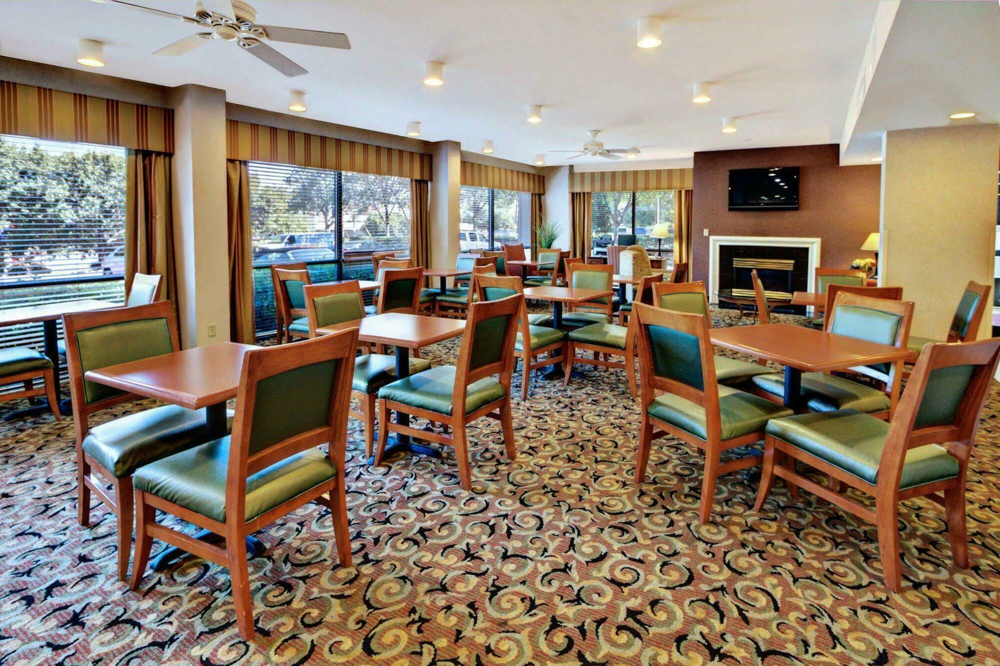 Hampton Inn Charlotte University Place Bagian luar foto